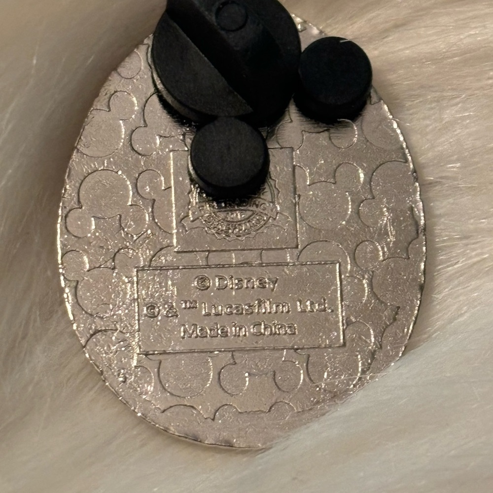 Disney Trading Pin - Picture 2 of 2